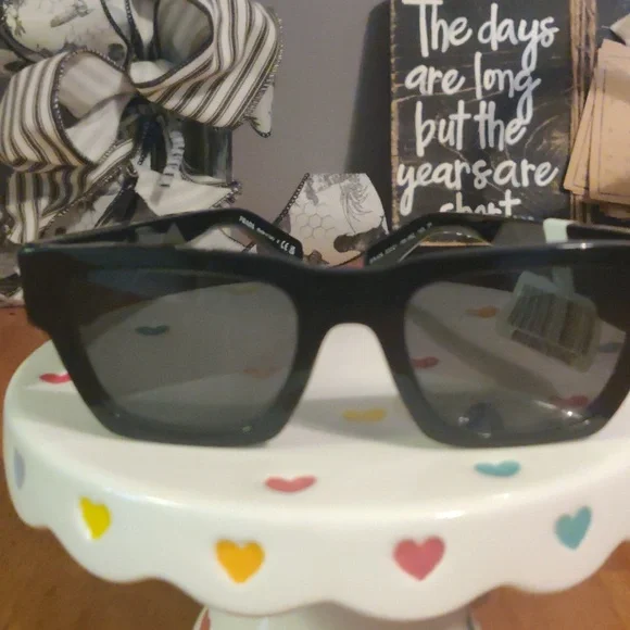 Prada NWT Sunglasses Retail 517 - Picture 10 of 13